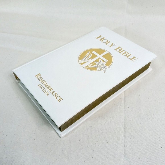 Vintage Holy Bible Remembrance Edition KJV in Cedar Wood Storage Box - Picture 7 of 13